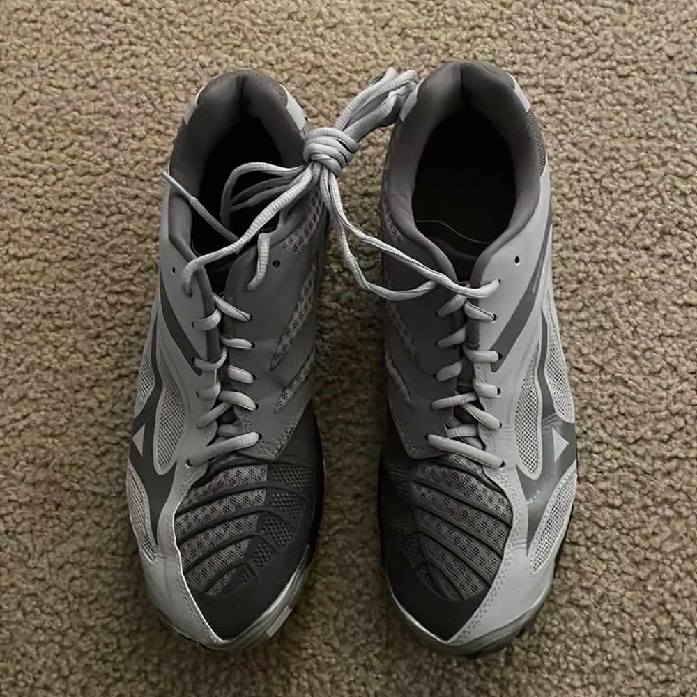 lightly loved Women’s mizuno lightning wave Z3, size 11.5